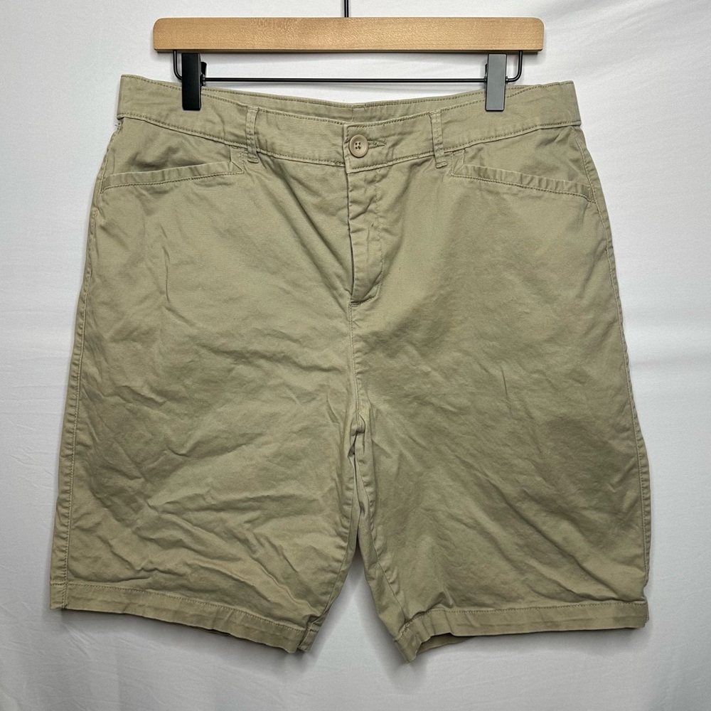Croft & Barrow Tan Bermuda Stretch Chino Shorts Casual Style size 16